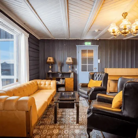 Stolsdokken Lodge *